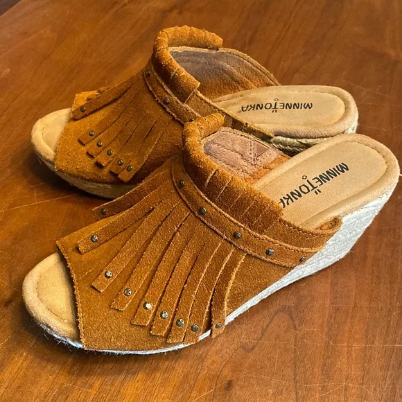 Minnetonka Fringe Wedge Heels - Picture 1 of 7